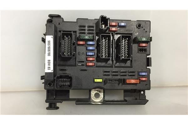 Recambio de caja fusibles/rele para citroen berlingo 1.6 hdi 75 600 first furgón referencia OEM IAM 9657608780 85659845 