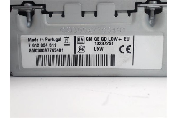 Recambio de radio / cd para opel astra j 1.7 cdti referencia OEM IAM 7612034311 13337251 