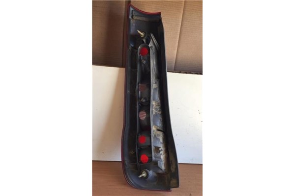 Recambio de piloto trasero derecho para fiat i punto (176) berlina 1.1 55 6-speed sx referencia OEM IAM 7730722 29420202 