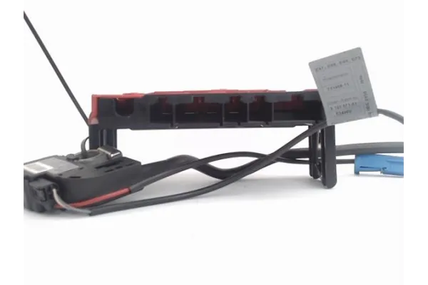 Recambio de tapa bateria para bmw serie 1 berlina (e81/e87) 2.0 120d referencia OEM IAM V4694291208  