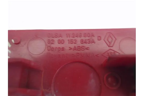 Recambio de reflectante paragolpes trasero para opel vectra b berlina 2.2 básico (1999) referencia OEM IAM 8200152643A  