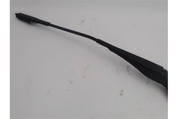 Recambio de brazo limpiaparabrisas delantero derecho para bmw serie 1 berlina (e81/e87) 2.0 120d referencia OEM IAM 61619450004 