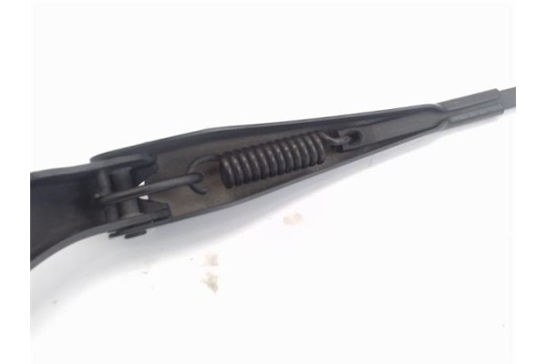 Recambio de brazo limpiaparabrisas delantero derecho para bmw serie 1 berlina (e81/e87) 2.0 120d referencia OEM IAM 61619450004 