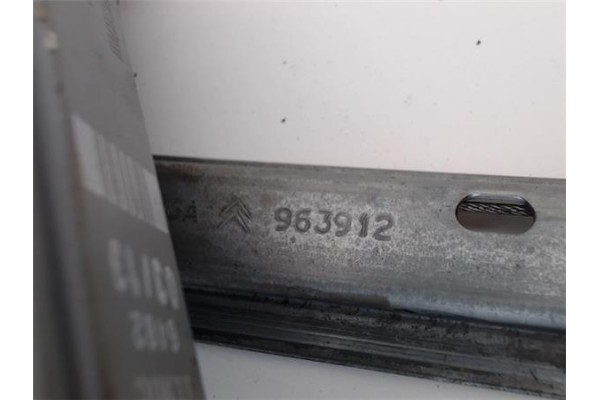 Recambio de mecanismo elevalunas delantero izquierdo para citroen c3 1.4 hdi referencia OEM IAM 963912  