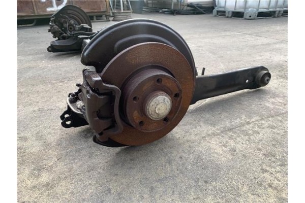 Recambio de puente trasero para opel vivaro 1.9 dti referencia OEM IAM 4417179 93858741 