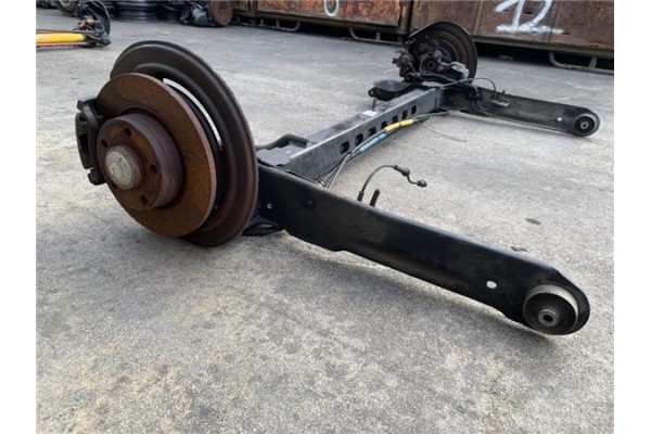 Recambio de puente trasero para opel vivaro 1.9 dti referencia OEM IAM 4417179 93858741 