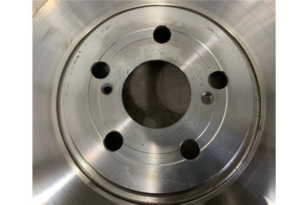 Recambio de disco freno delantero izquierdo para toyota avensis berlina (t22) 2.0 vvt-i referencia OEM IAM   