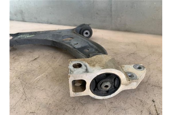 Recambio de brazo inferior delantero izquierdo para volkswagen caddy (2k) 1.9 kombi referencia OEM IAM 1K0407151AA  