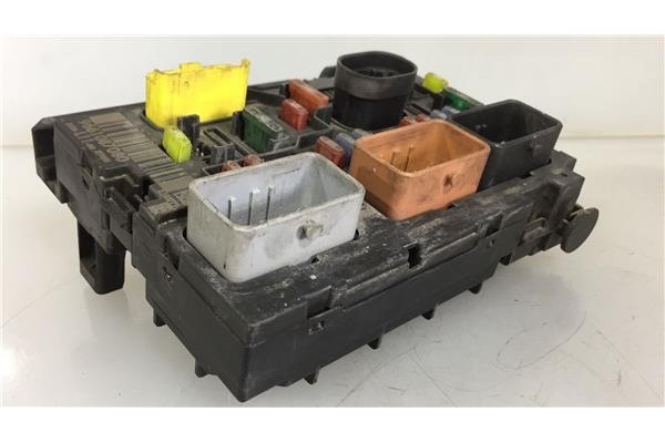 Recambio de caja fusibles/rele para peugeot 307 break/ sw (s2) 1.6 sw referencia OEM IAM 9661087080 10377166 