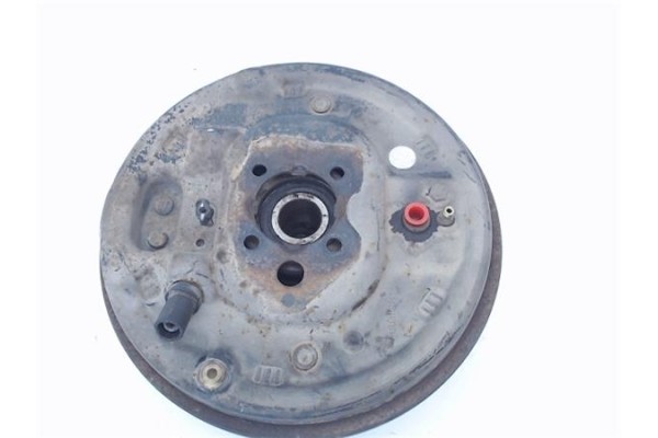Recambio de buje trasero izquierda para citroen c3 1.4 hdi referencia OEM IAM 321911413  