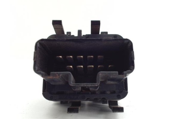 Recambio de mando elevalunas para renault megane ii berlina 3p 1.5 expression confort referencia OEM IAM 057319A  