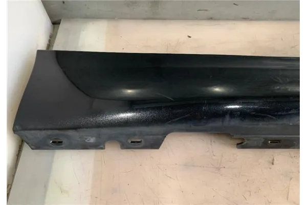 Recambio de spoiler talonera lat. derecha para bmw serie 1 berlina (e81/e87) 2.0 120d referencia OEM IAM 51777046348 51778037454