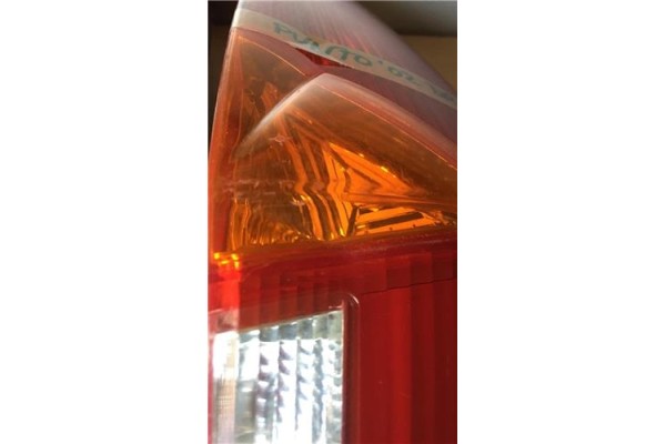 Recambio de piloto trasero derecho para fiat ii punto (188) berlina 1.2 16v elx referencia OEM IAM 46794077 286202 