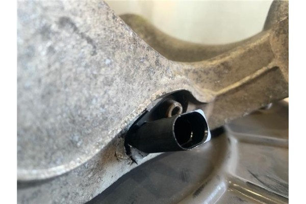 Recambio de mangueta delantero izquierda para volkswagen passat berlina (3c2) 2.0 tdi 16v referencia OEM IAM 3C0407253F  