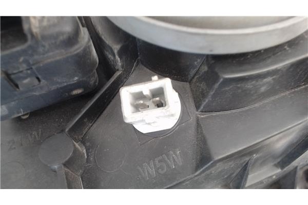 Recambio de faro delantero izquierdo para citroen saxo referencia OEM IAM 6204N5  