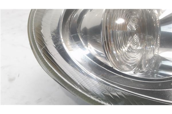 Recambio de faro delantero dcho para citroen saxo referencia OEM IAM 087573 89004404 6205W2 , CITROËN