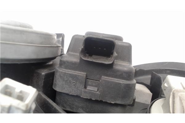 Recambio de faro delantero dcho para citroen saxo referencia OEM IAM 087573 89004404 6205W2 , CITROËN