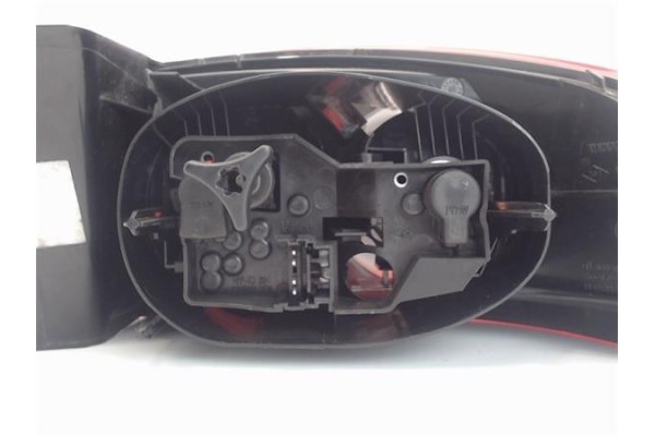 Recambio de piloto trasero izquierdo para renault laguna ii (bg0) 1.9 dci (bg1a, bg1w) referencia OEM IAM 8200262667 2221229 820