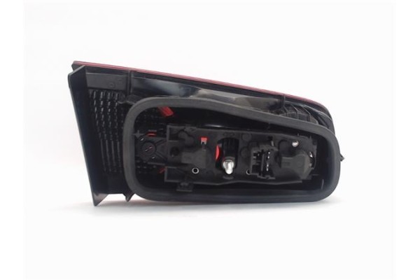 Recambio de piloto porton trasero derecho para renault laguna ii (bg0) 1.9 dci (bg1a, bg1w) referencia OEM IAM 8200262111 507625