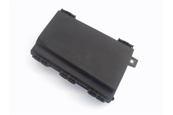 Recambio de caja fusibles/rele para opel astra h berlina 1.6 referencia OEM IAM 15349211  