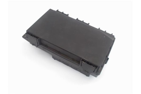 Recambio de caja fusibles/rele para opel astra h berlina 1.6 referencia OEM IAM 15349211  