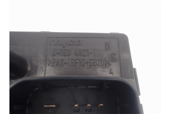Recambio de caja fusibles/rele para opel astra h berlina 1.6 referencia OEM IAM 15349211  