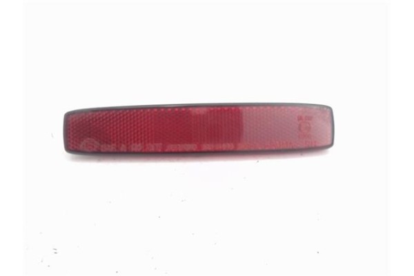 Recambio de reflectante paragolpes trasero para ssangyong kyron 2.0 200 xdi referencia OEM IAM   