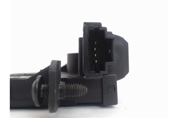 Recambio de cerradura porton para renault laguna ii (bg0) 1.9 dci (bg1a, bg1w) referencia OEM IAM 8200257615  
