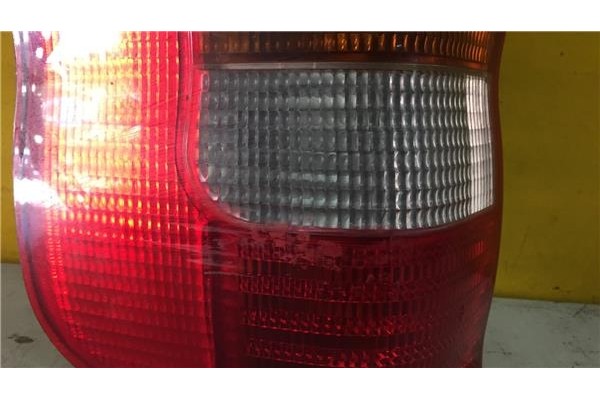 Recambio de piloto trasero izquierdo para opel combo (corsa b) 1.7 tour referencia OEM IAM E95049  