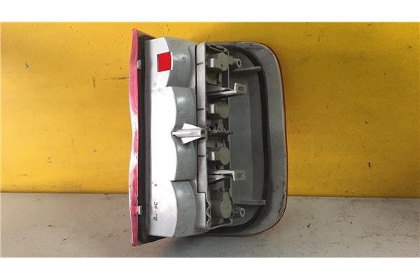 Recambio de piloto trasero izquierdo para opel combo (corsa b) 1.7 tour referencia OEM IAM E95049  