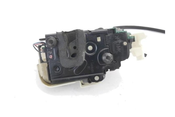 Recambio de cierre electromagnetico delantero derecho para volkswagen polo iv (9n1) 1.4 16v referencia OEM IAM 3B2837016AA  