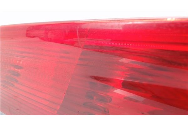 Recambio de piloto trasero izquierdo para fiat ii punto (188) berlina referencia OEM IAM 46523770  