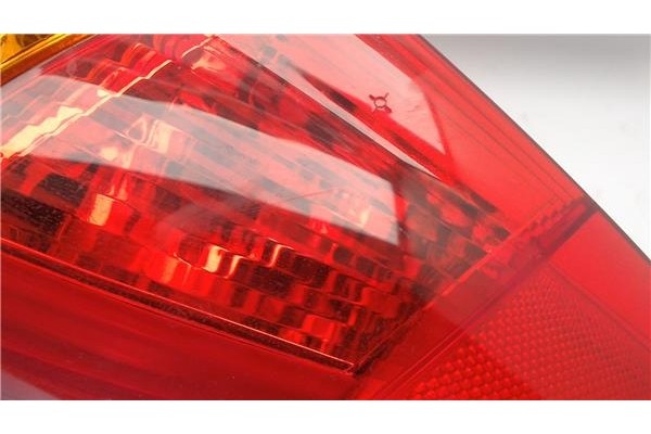 Recambio de piloto trasero izquierdo para fiat ii punto (188) berlina referencia OEM IAM 46817804  