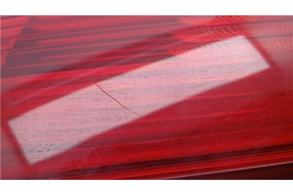 Recambio de piloto trasero izquierdo para fiat ii punto (188) berlina referencia OEM IAM 46817804  