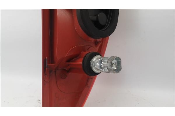 Recambio de piloto trasero izquierdo para fiat ii punto (188) berlina referencia OEM IAM 46817804  