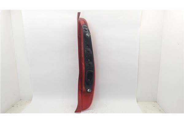 Recambio de piloto trasero izquierdo para fiat ii punto (188) berlina referencia OEM IAM 465178040  