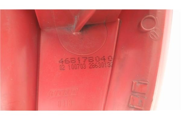 Recambio de piloto trasero izquierdo para fiat ii punto (188) berlina referencia OEM IAM 465178040  