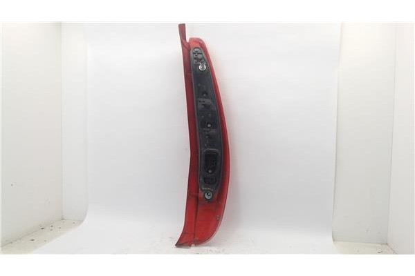 Recambio de piloto trasero izquierdo para fiat ii punto (188) berlina referencia OEM IAM 465178040  