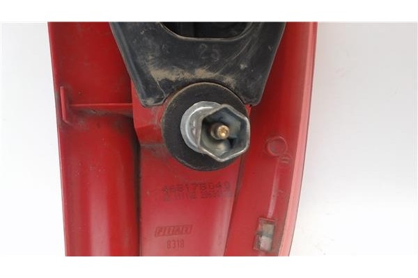 Recambio de piloto trasero izquierdo para fiat ii punto (188) berlina referencia OEM IAM 465178040  