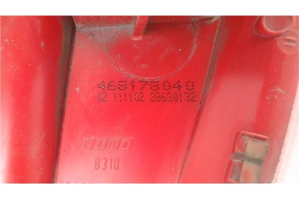 Recambio de piloto trasero izquierdo para fiat ii punto (188) berlina referencia OEM IAM 465178040  