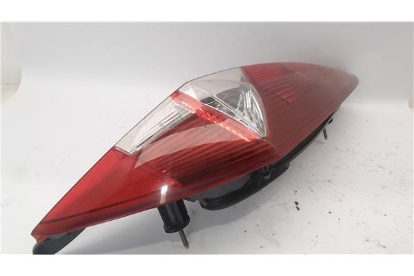 Recambio de piloto trasero derecho para fiat ii punto (188) berlina referencia OEM IAM 46523771  