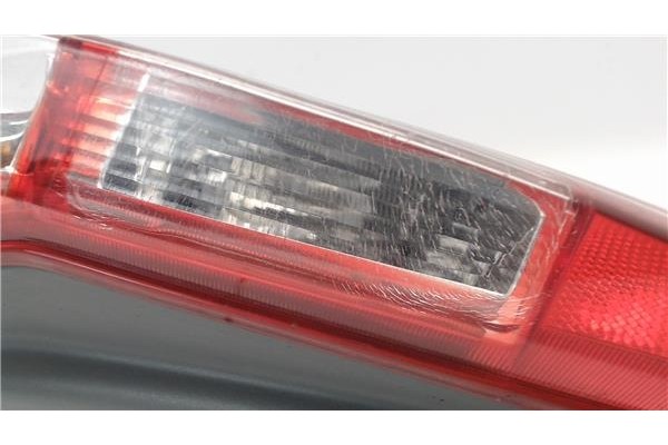 Recambio de piloto trasero derecho para fiat ii punto (188) berlina referencia OEM IAM 46523771  