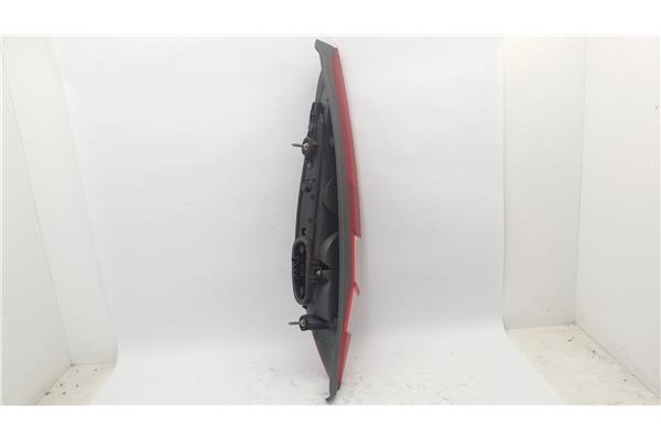 Recambio de piloto trasero derecho para fiat ii punto (188) berlina referencia OEM IAM 46523771  