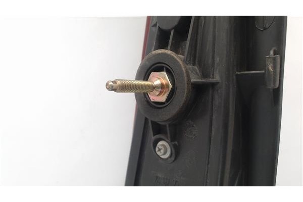 Recambio de piloto trasero derecho para fiat ii punto (188) berlina referencia OEM IAM 46523771  