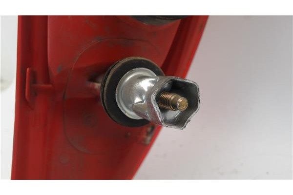 Recambio de piloto trasero izquierdo para fiat ii punto (188) berlina referencia OEM IAM 286201  