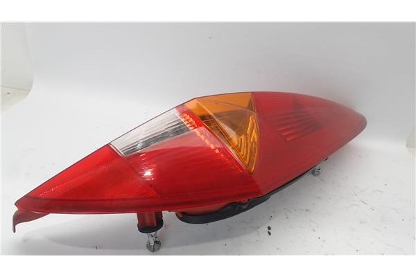 Recambio de piloto trasero derecho para fiat ii punto (188) berlina referencia OEM IAM 46817803  
