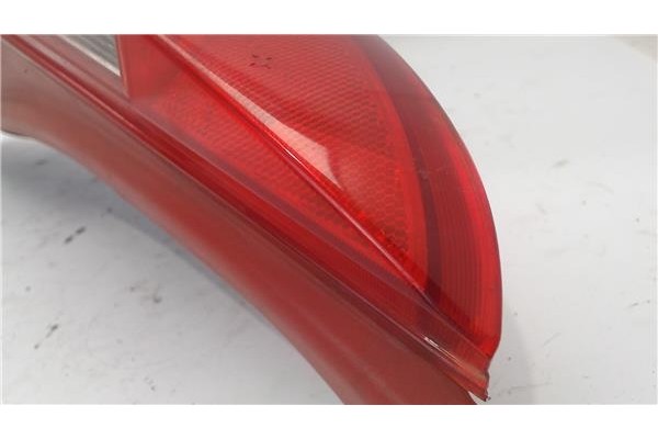 Recambio de piloto trasero derecho para fiat ii punto (188) berlina referencia OEM IAM 46817803  