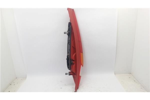 Recambio de piloto trasero derecho para fiat ii punto (188) berlina referencia OEM IAM 46817803  