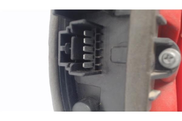 Recambio de piloto trasero derecho para fiat ii punto (188) berlina referencia OEM IAM 46817803  