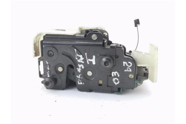 Recambio de cerradura puerta delantero izquierda para volkswagen passat berlina (3b3) 1.9 edition referencia OEM IAM 3B0837857  
